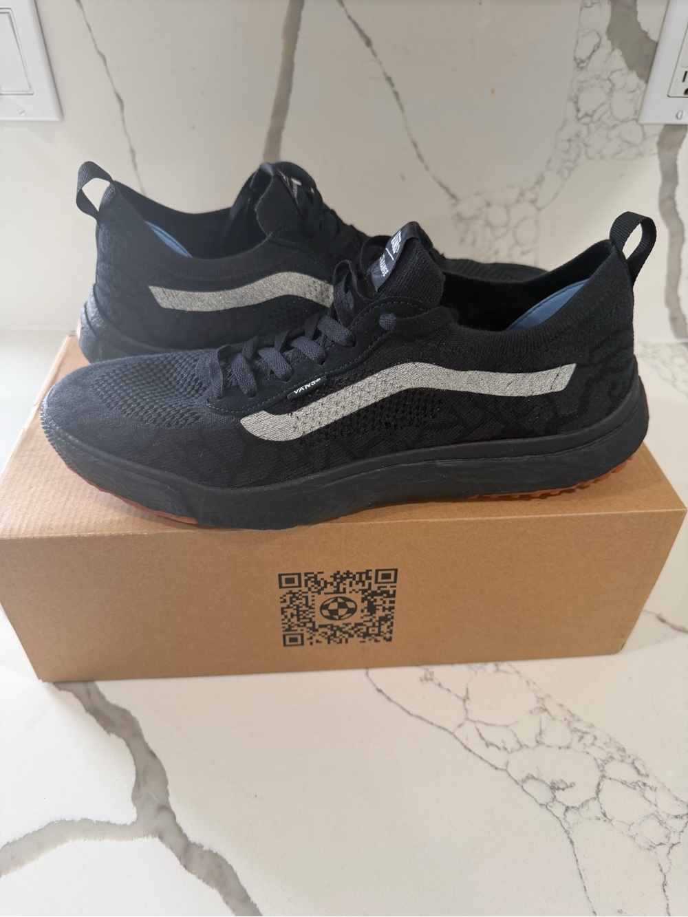 Vans Black Knit Low-Top Sneakers with White Side Wave